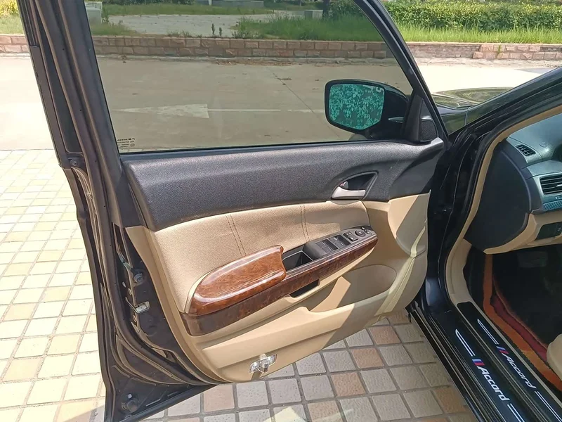 Honda Accord — фото 6