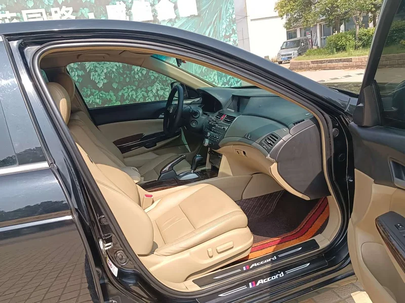 Honda Accord — фото 10
