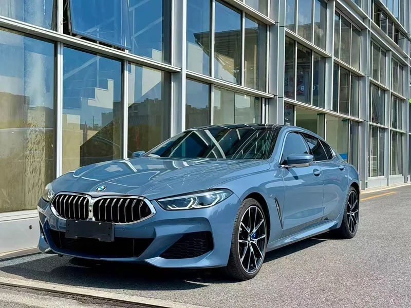BMW 8-Series — фото 1