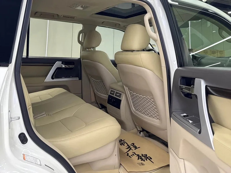 Toyota Land Cruiser (Imported) — фото 16