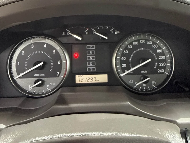 Toyota Land Cruiser (Imported) — фото 21