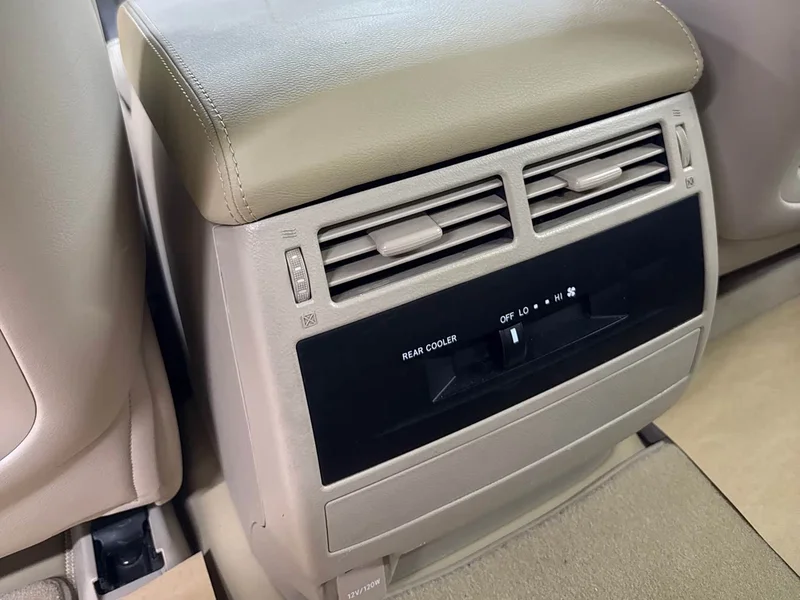 Toyota Land Cruiser (Imported) — фото 22