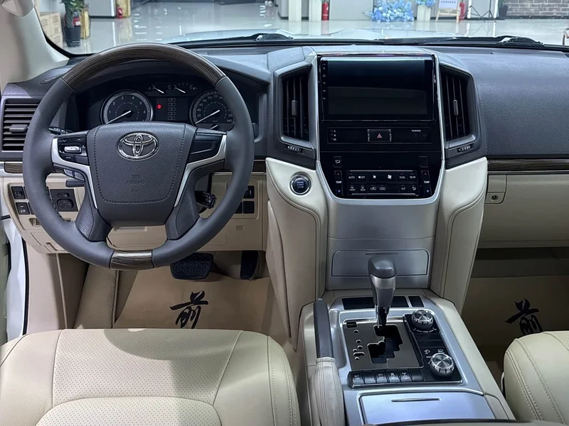 Toyota Land Cruiser (Imported) — фото 23