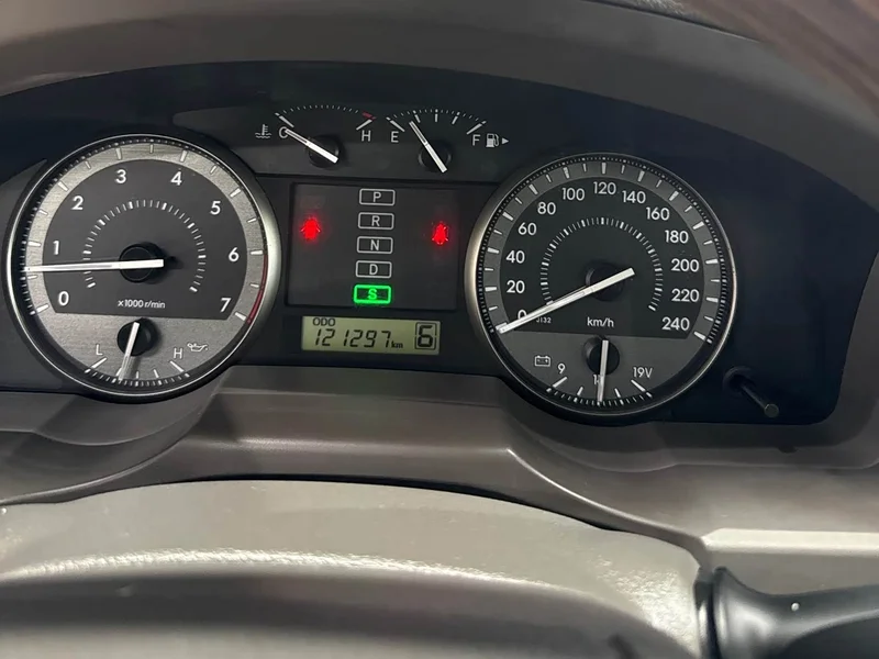 Toyota Land Cruiser (Imported) — фото 28