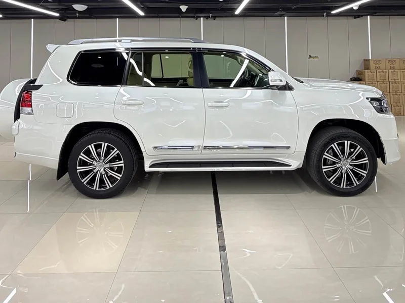 Toyota Land Cruiser (Imported) — фото 6