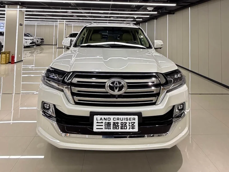 Toyota Land Cruiser (Imported) — фото 8