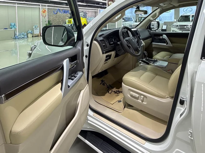 Toyota Land Cruiser (Imported) — фото 9