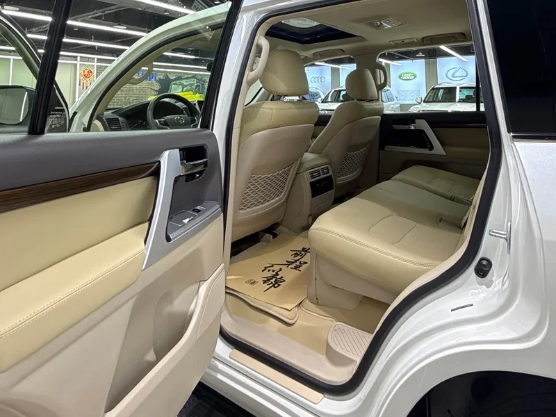 Toyota Land Cruiser (Imported) — фото 10