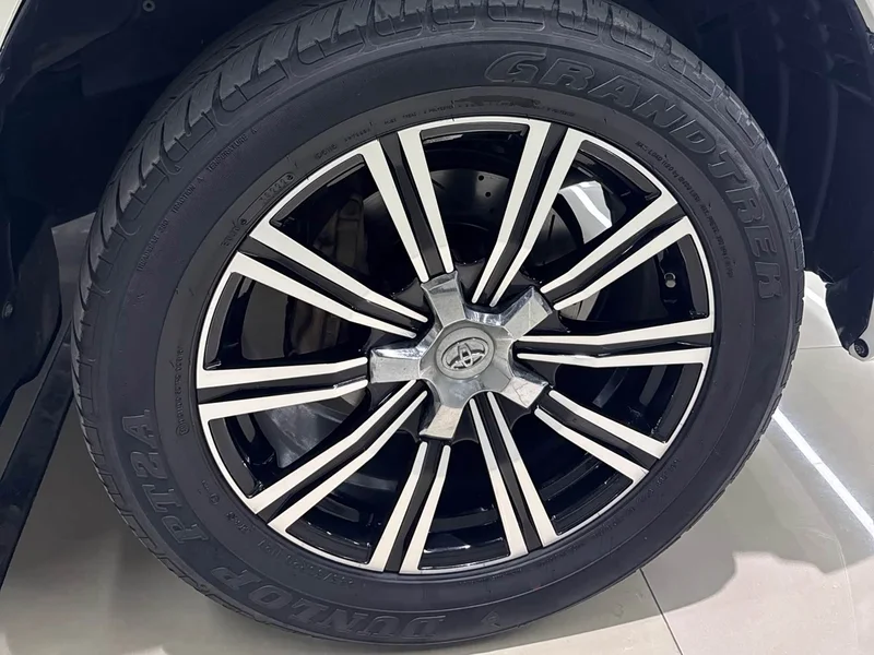 Toyota Land Cruiser (Imported) — фото 17