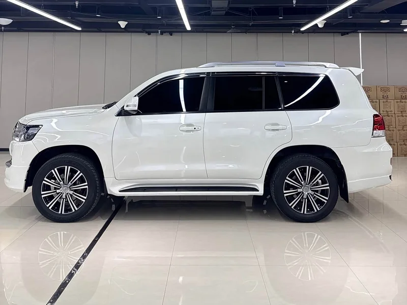 Toyota Land Cruiser (Imported) — фото 2