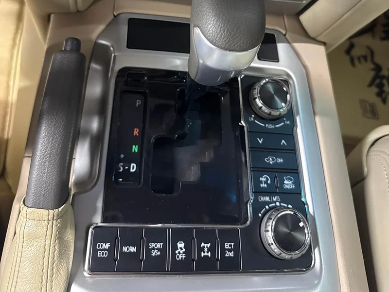 Toyota Land Cruiser (Imported) — фото 24
