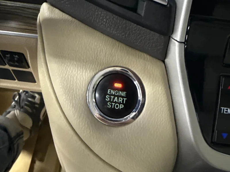 Toyota Land Cruiser (Imported) — фото 26