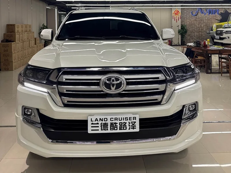 Toyota Land Cruiser (Imported) — фото 7