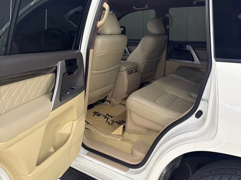 Toyota Land Cruiser (Imported) — фото 9