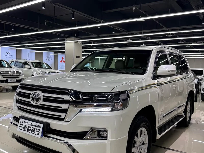 Toyota Land Cruiser (Imported) — фото 1