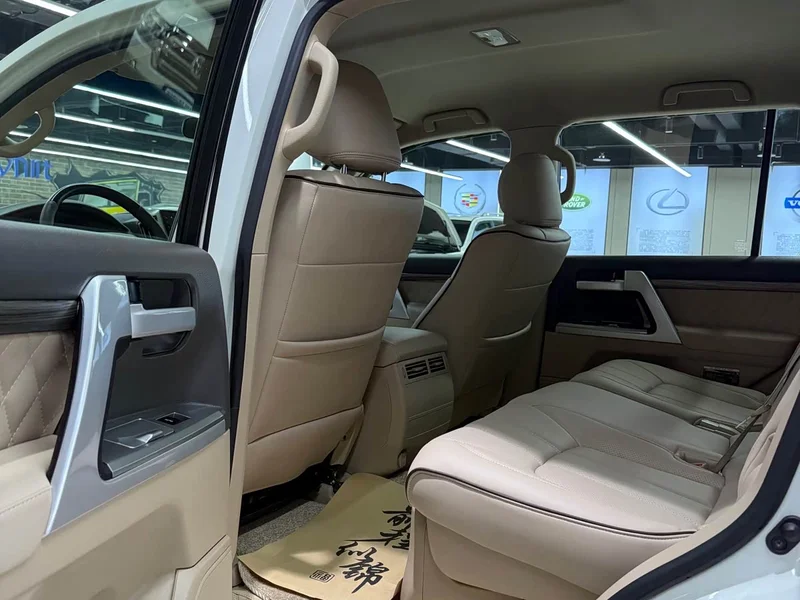 Toyota Land Cruiser (Imported) — фото 11