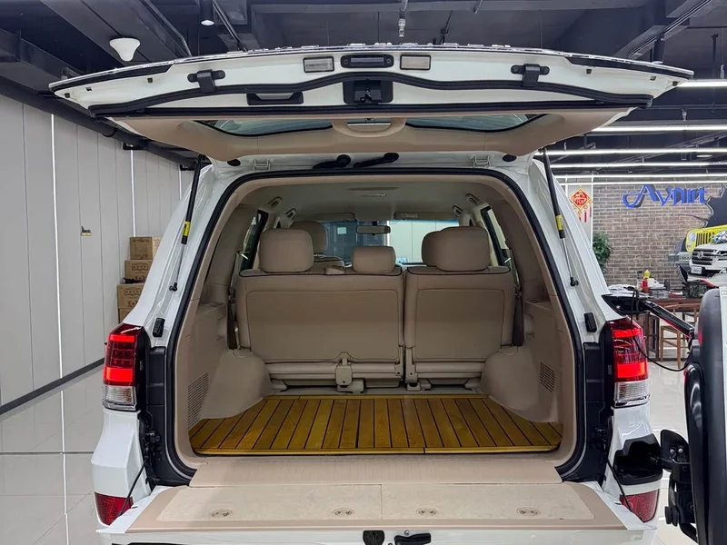 Toyota Land Cruiser (Imported) — фото 12