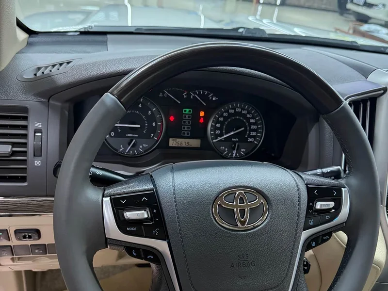 Toyota Land Cruiser (Imported) — фото 18