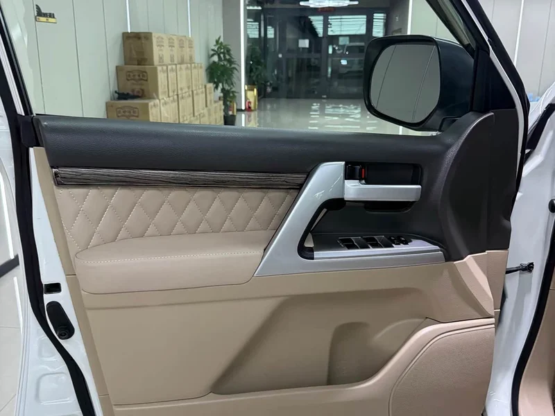 Toyota Land Cruiser (Imported) — фото 20