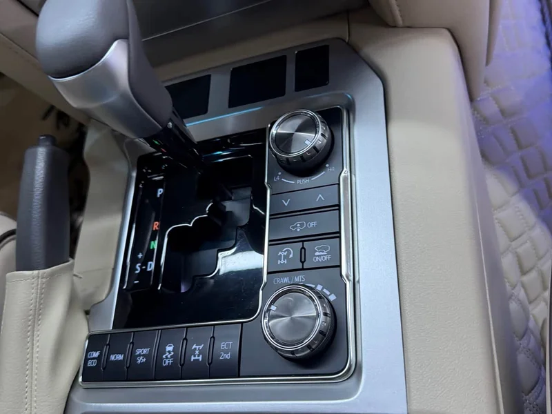 Toyota Land Cruiser (Imported) — фото 26