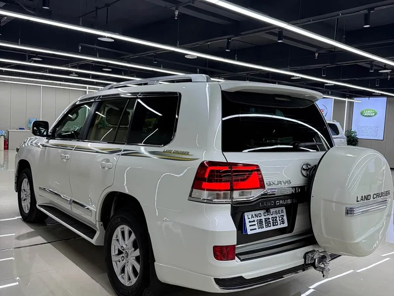 Toyota Land Cruiser (Imported) — фото 3