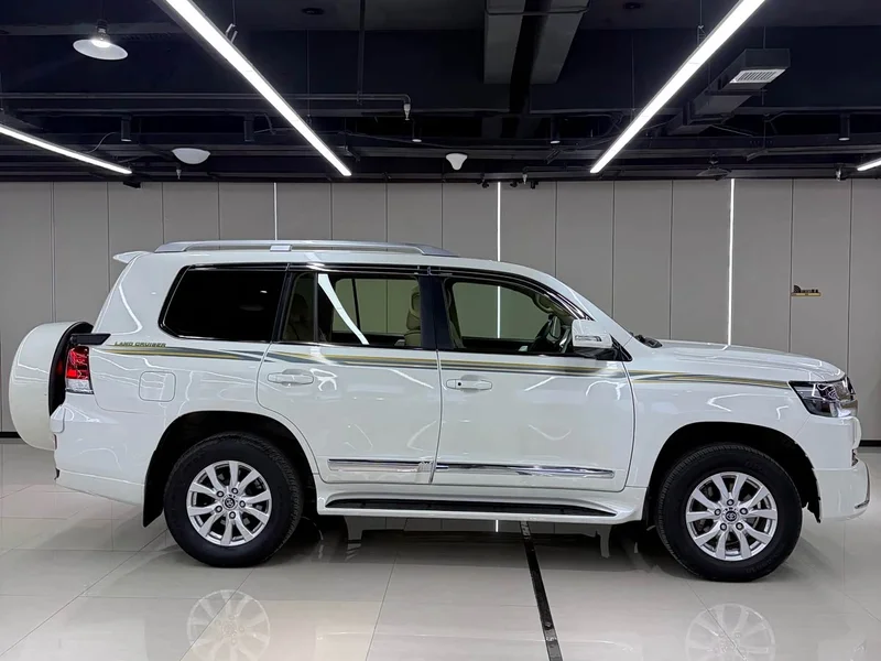 Toyota Land Cruiser (Imported) — фото 6