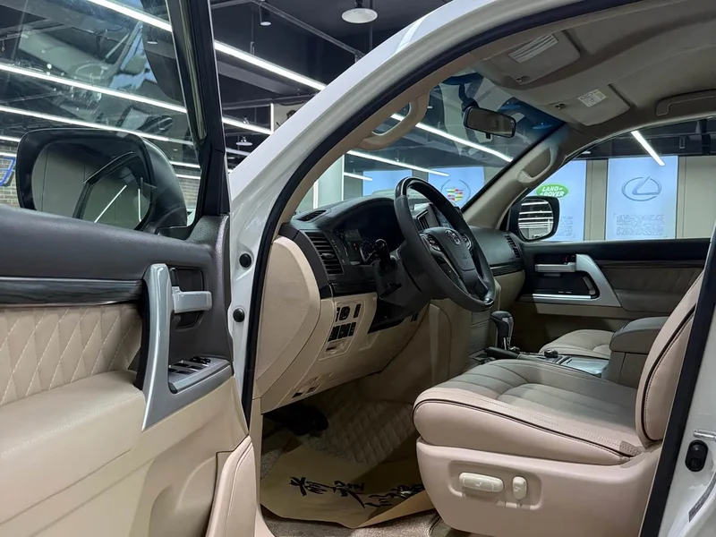 Toyota Land Cruiser (Imported) — фото 10