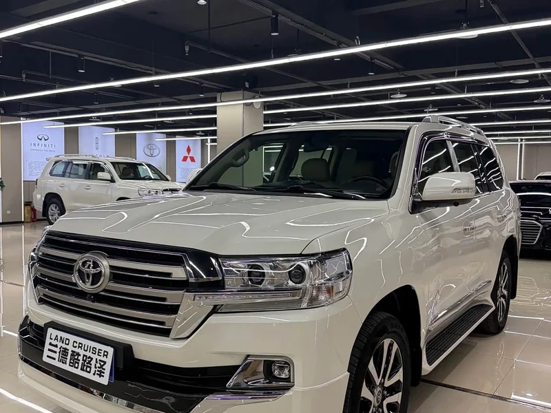 Toyota Land Cruiser (Imported) — фото 1