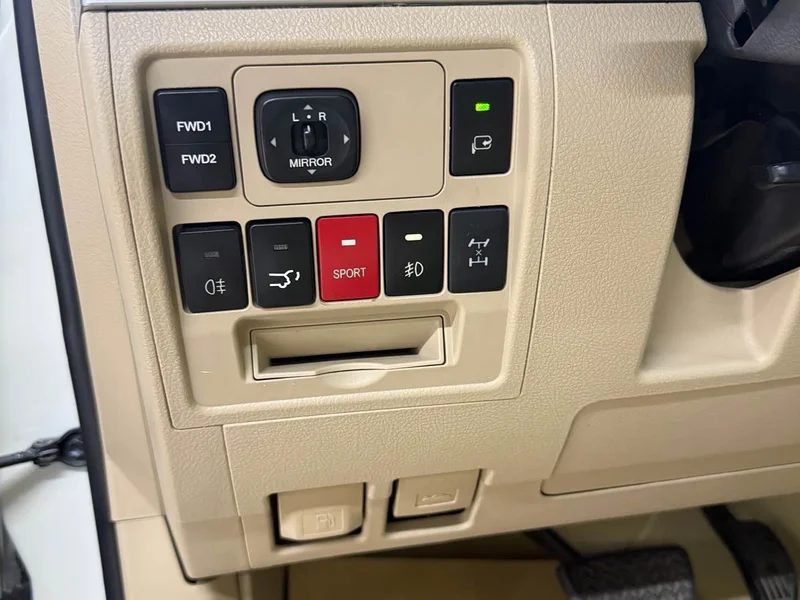 Toyota Land Cruiser (Imported) — фото 20
