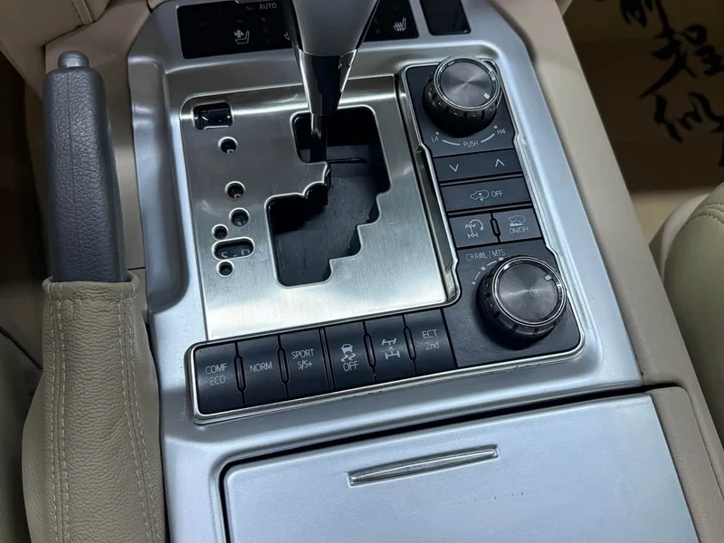 Toyota Land Cruiser (Imported) — фото 21