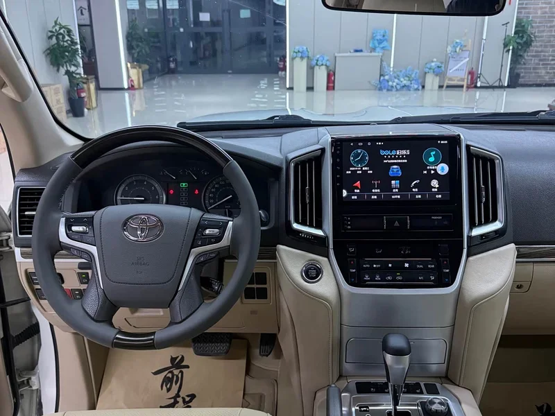 Toyota Land Cruiser (Imported) — фото 25