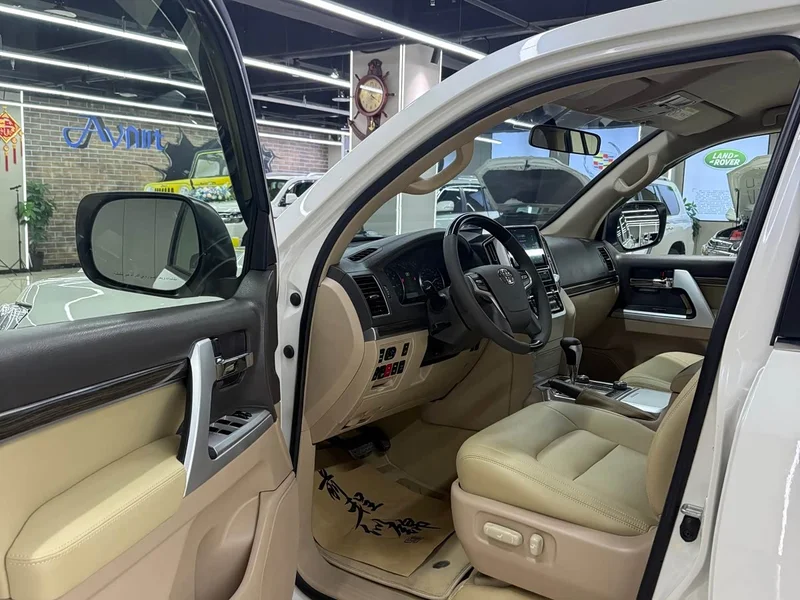 Toyota Land Cruiser (Imported) — фото 9
