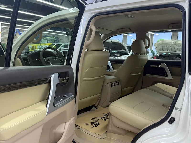 Toyota Land Cruiser (Imported) — фото 10