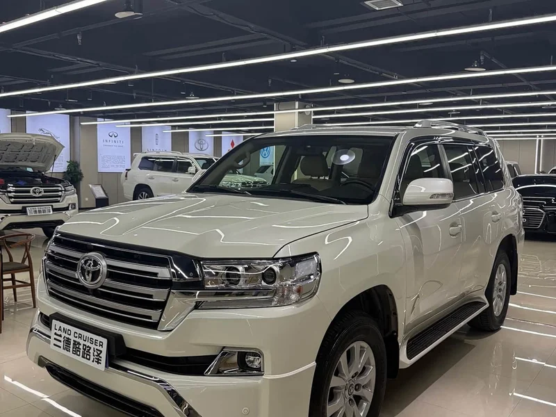 Toyota Land Cruiser (Imported) — фото 1