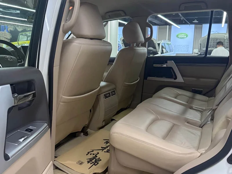 Toyota Land Cruiser (Imported) — фото 11