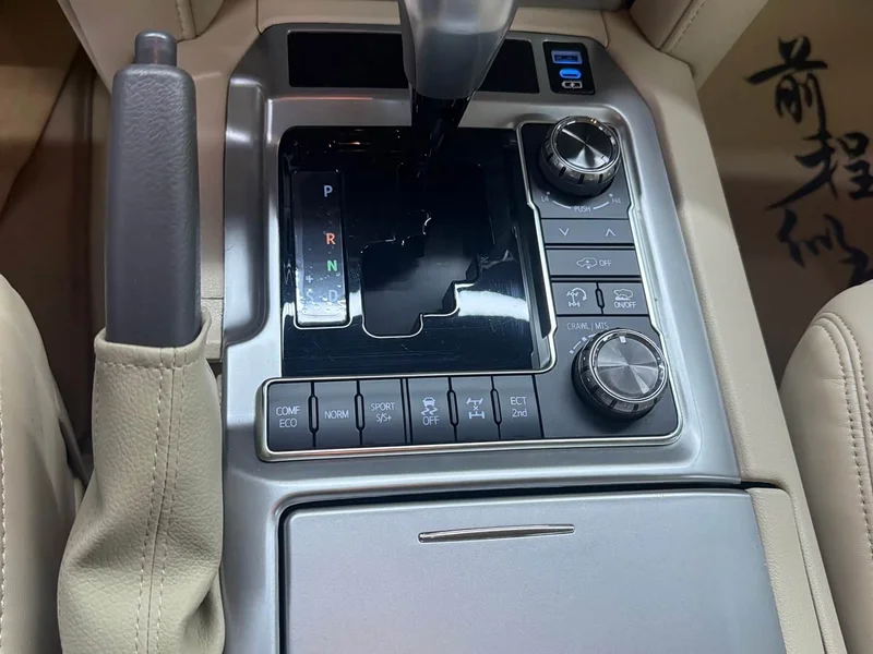 Toyota Land Cruiser (Imported) — фото 22