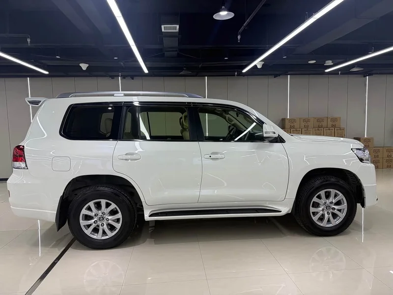 Toyota Land Cruiser (Imported) — фото 7
