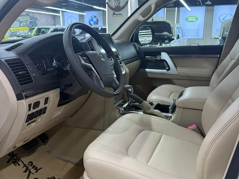 Toyota Land Cruiser (Imported) — фото 9