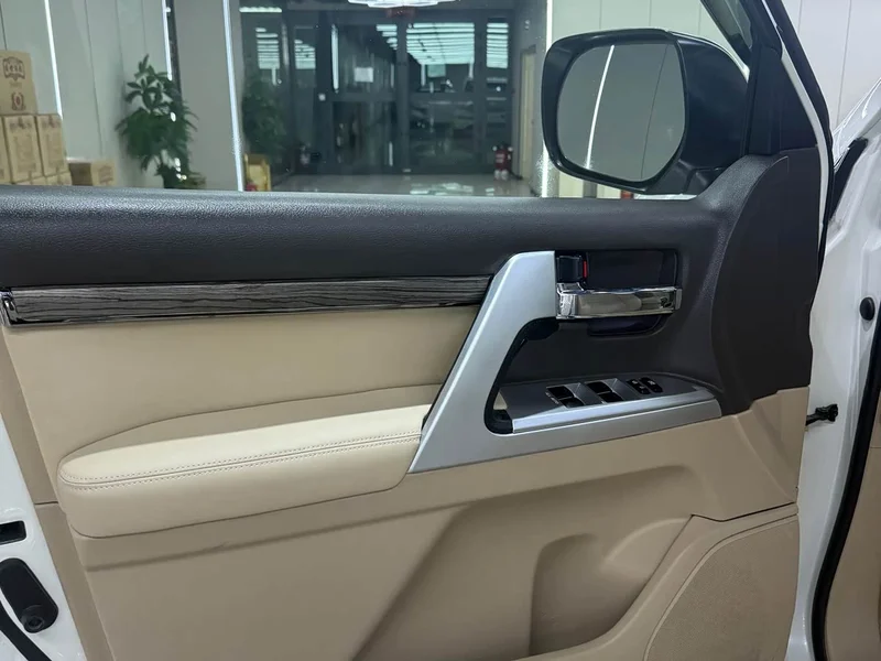 Toyota Land Cruiser (Imported) — фото 10