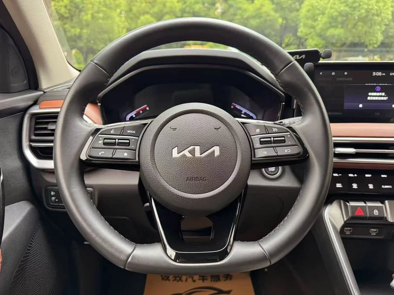 Kia Sportage — фото 13