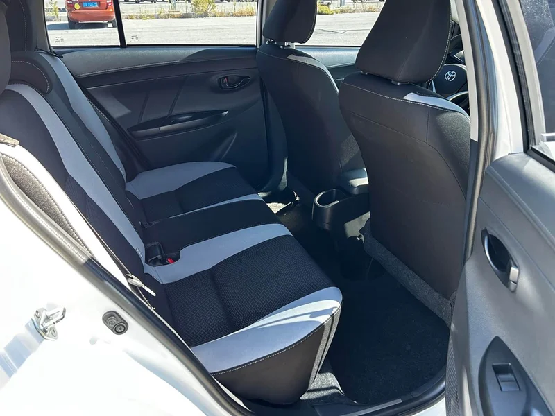 Toyota Yaris L — фото 21