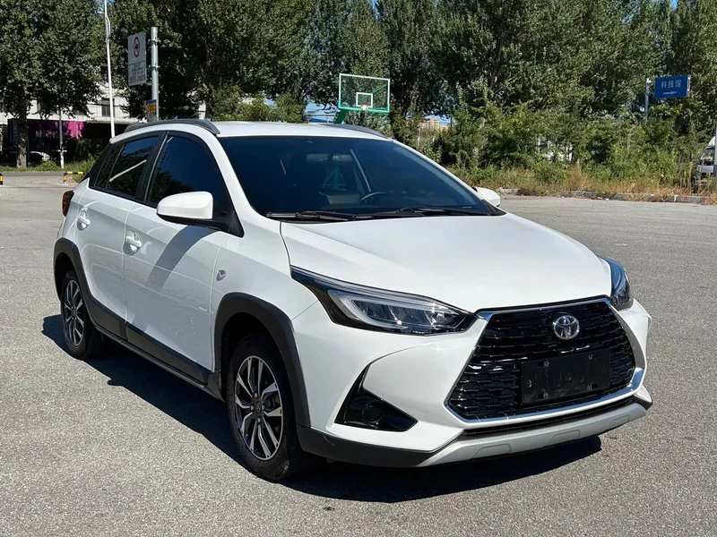 Toyota Yaris L — фото 3