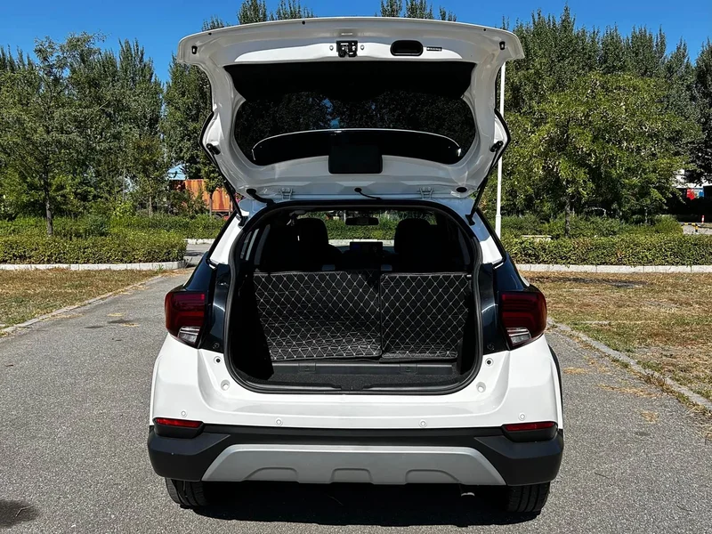 Toyota Yaris L — фото 8