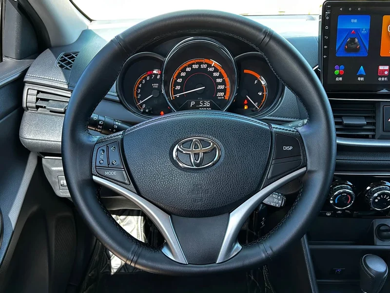 Toyota Yaris L — фото 10