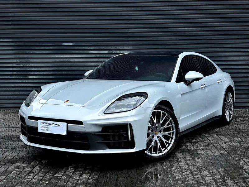 Porsche Panamera — фото 1