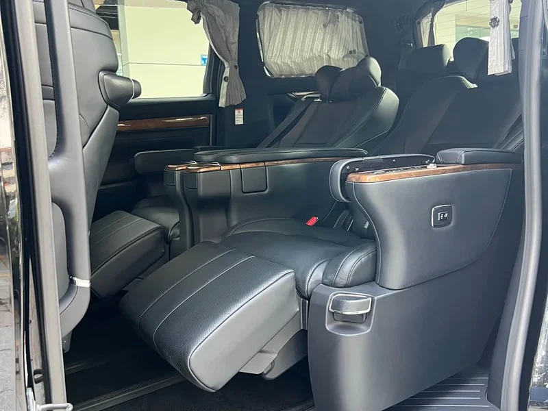 Toyota Alphard — фото 15