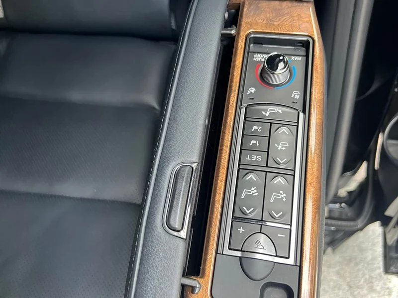 Toyota Alphard — фото 19