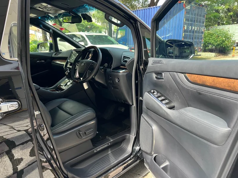 Toyota Alphard — фото 20