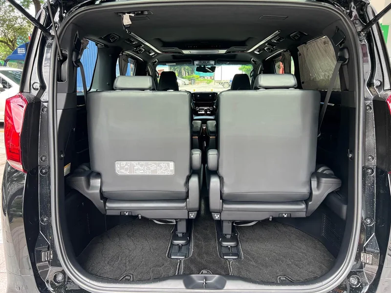 Toyota Alphard — фото 24