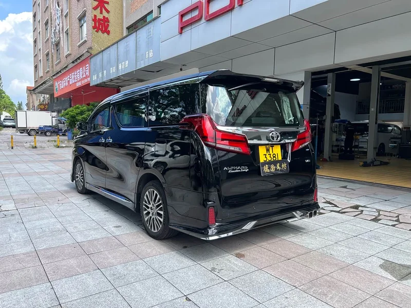 Toyota Alphard — фото 6
